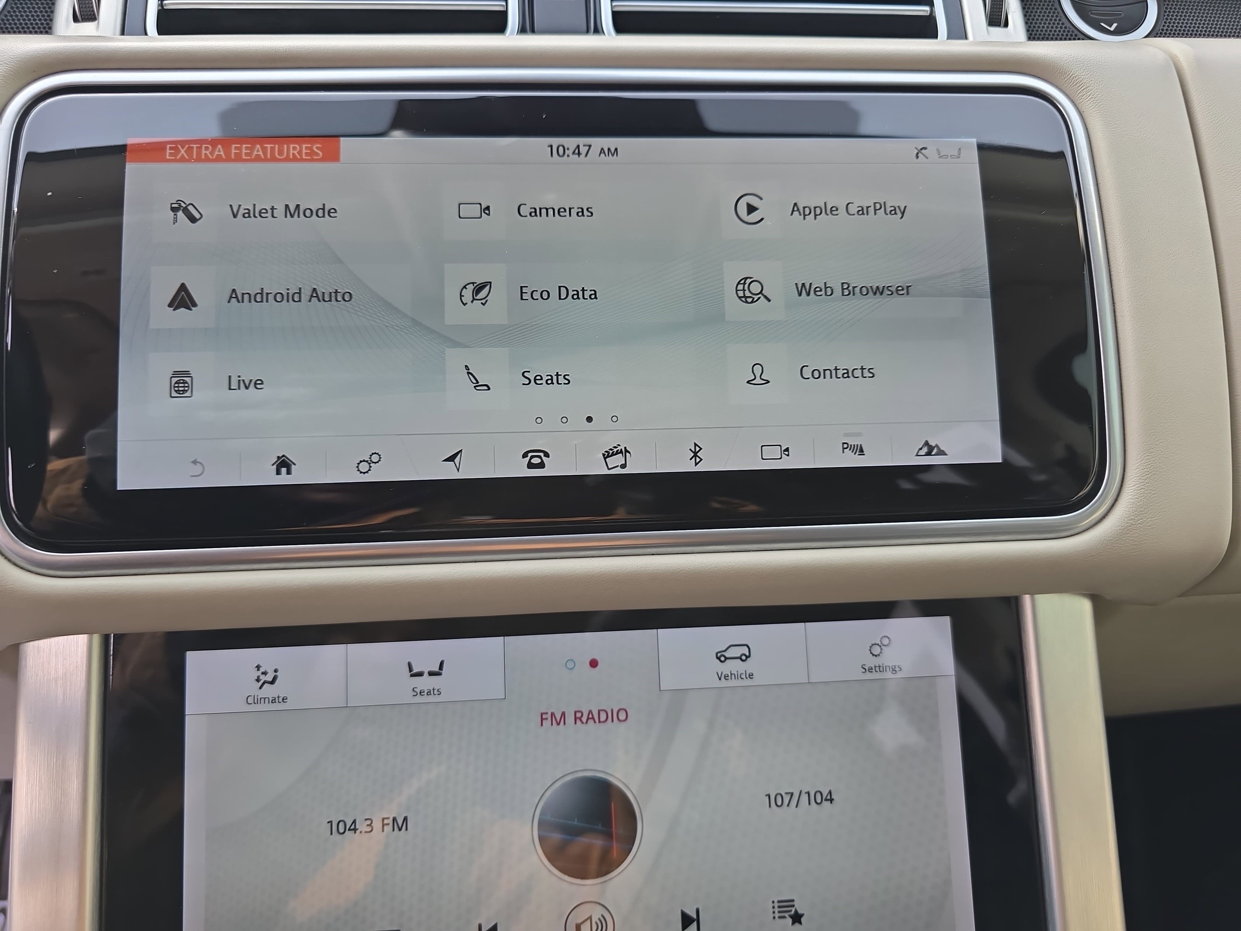 Used 2020 Land Rover Range Rover HSE image 21