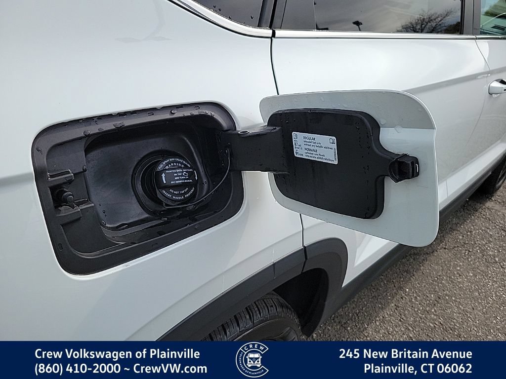 Certified 2022 Volkswagen Taos SE w/ Driver Assistance Package FWD image 35