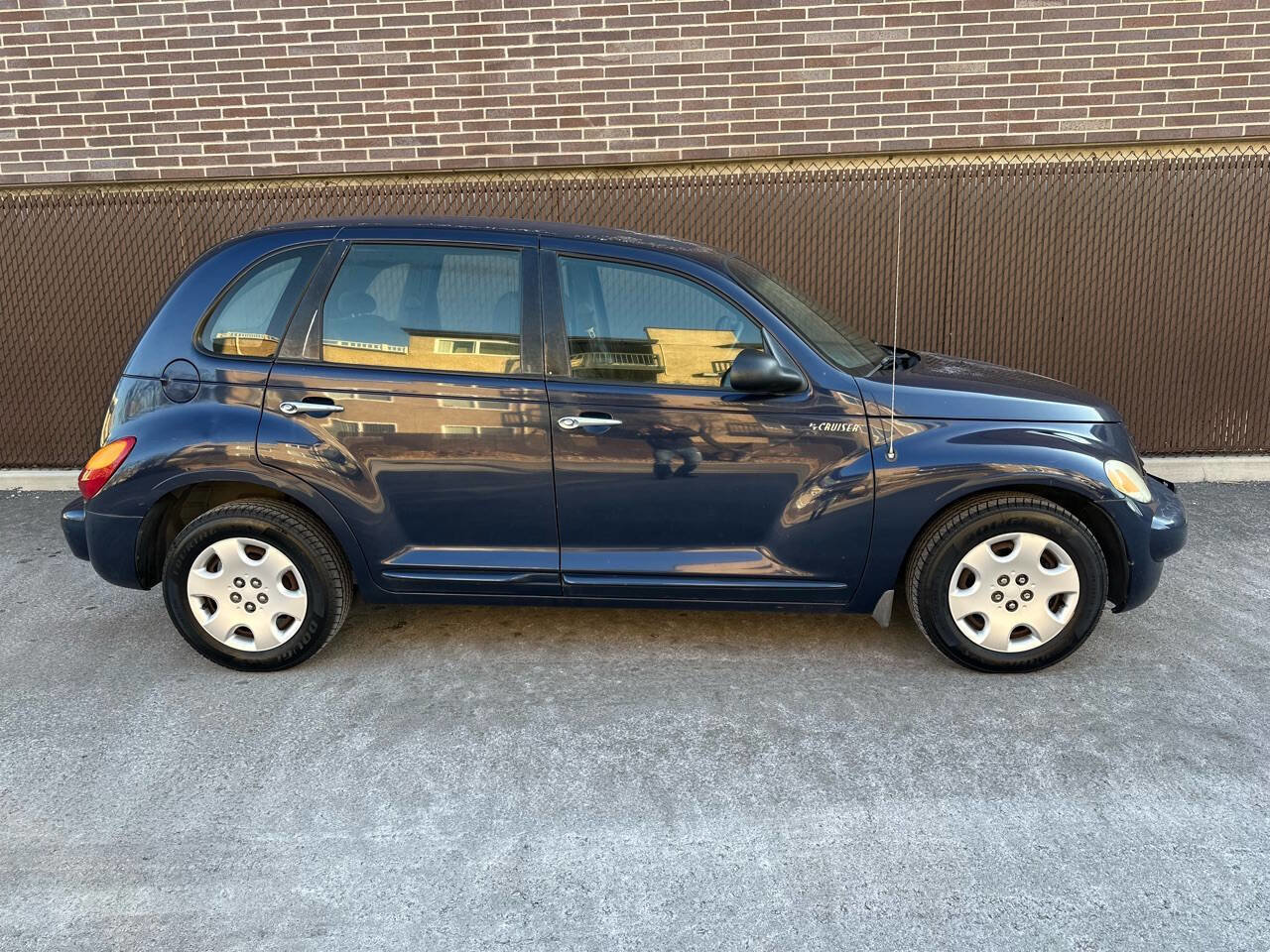 Used 2005 Chrysler PT Cruiser Touring image 1