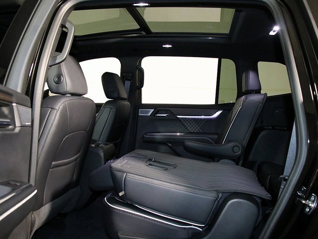 Used 2024 GMC Acadia Denali w/ Super Cruise Package image 15