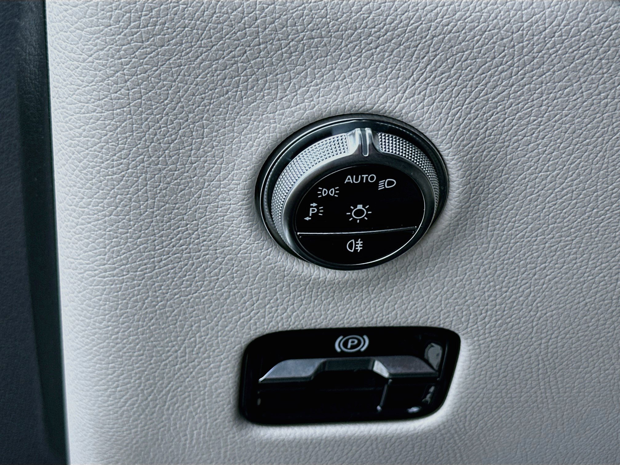 Used 2023 Mercedes-Benz GLC 300 image 10