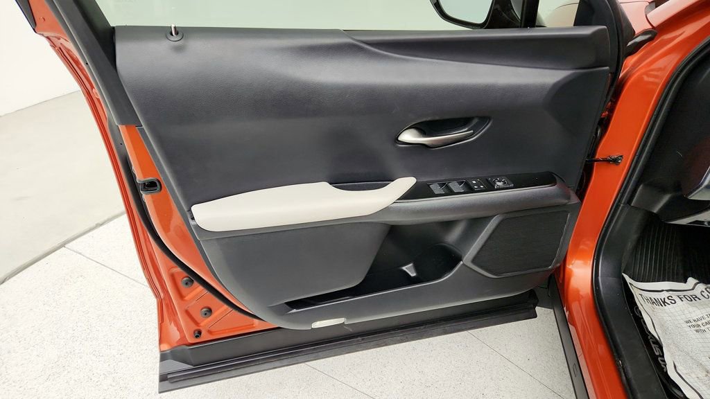 Used 2019 Lexus UX 250h w/ Premium Package image 10