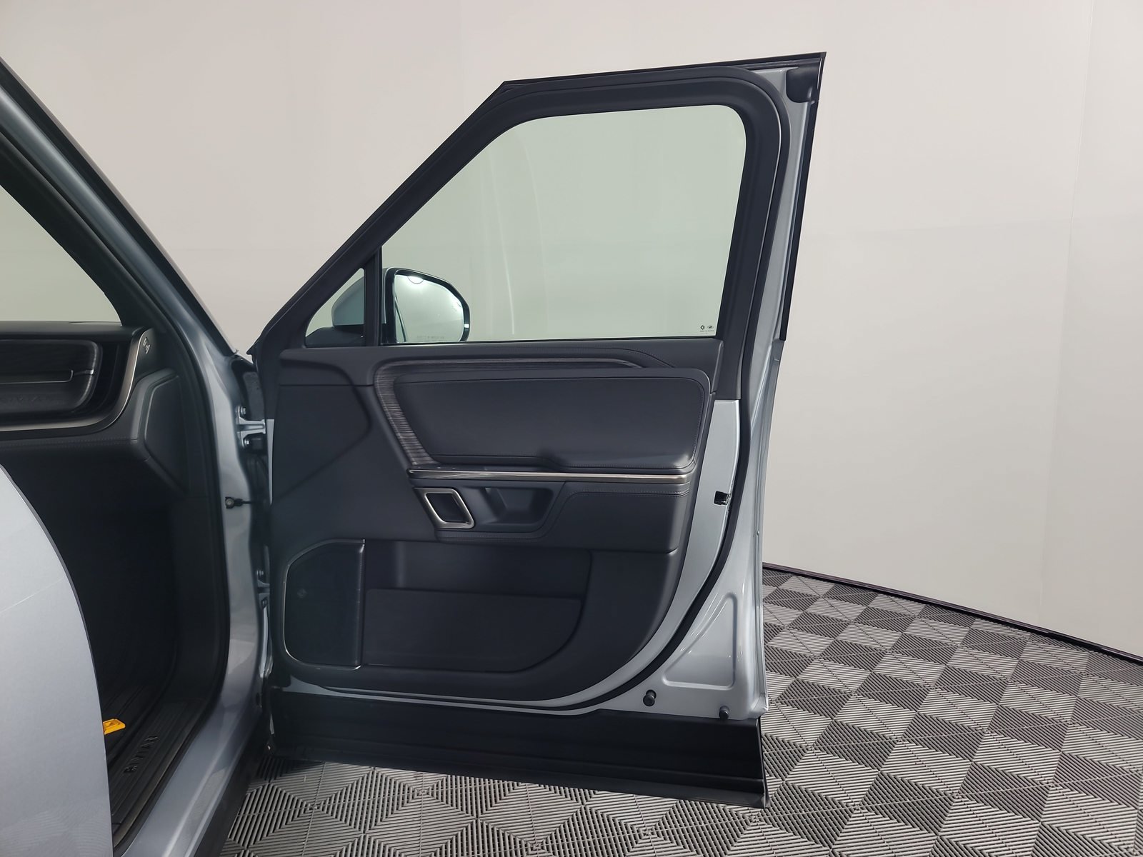 Used 2023 Rivian R1T Adventure Dual AWD/4WD image 18