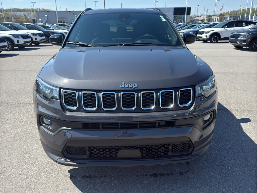 Used 2024 Jeep Compass Latitude AWD/4WD image 11