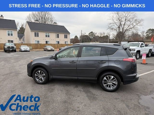 Used 2017 Toyota RAV4 XLE w/ Convenience Package image 6