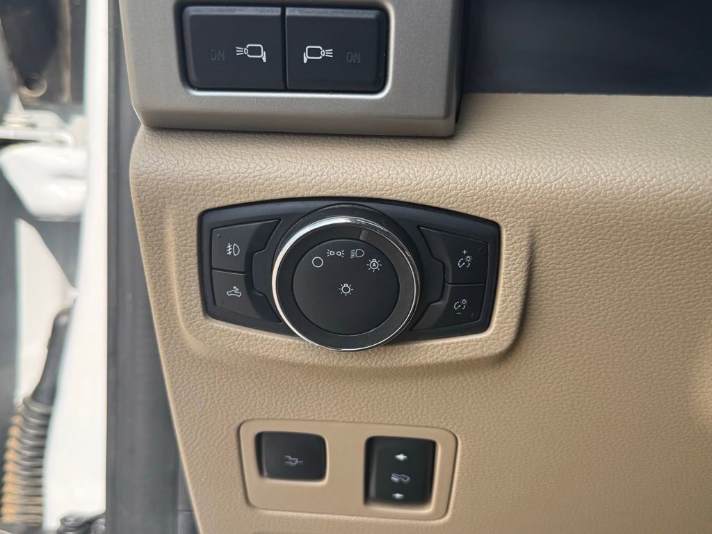 Used 2020 Ford F350 Lariat w/ Lariat Ultimate Package image 27