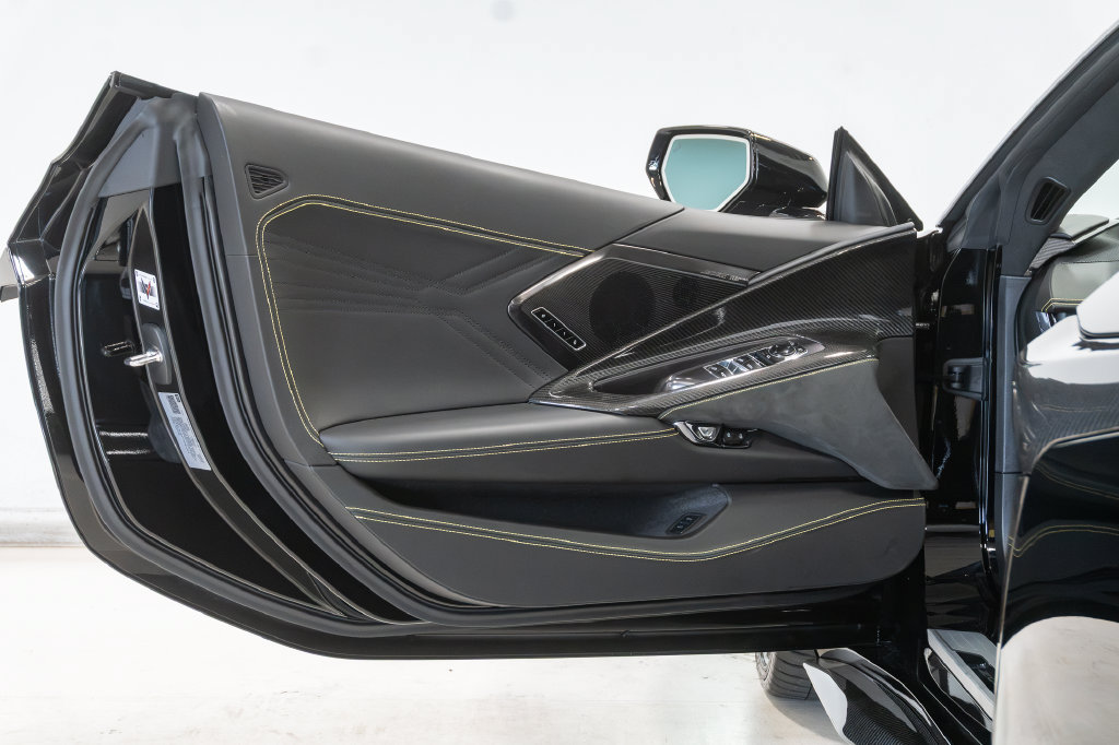 Used 2023 Chevrolet Corvette Z06 w/ Stealth Interior Trim Package RWD image 10