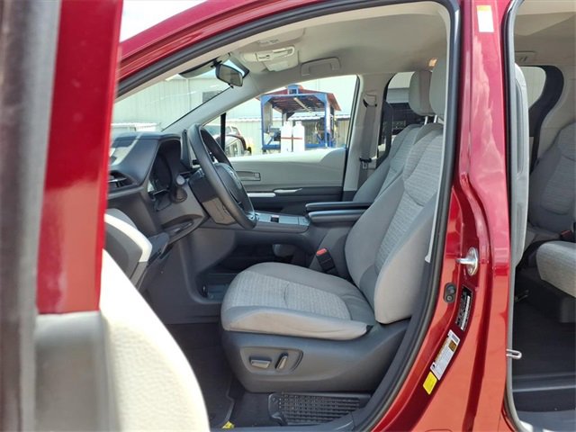 Used 2023 Toyota Sienna LE image 12