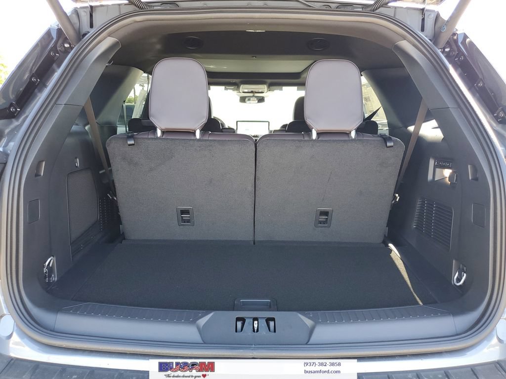 New 2026 Ford Explorer Platinum w/ LUX Leather Package AWD/4WD image 9