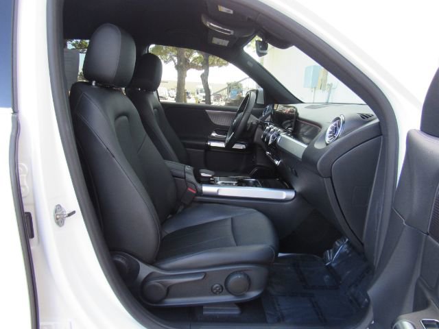 Used 2022 Mercedes-Benz EQB 300 4MATIC w/ Exclusive Package image 20