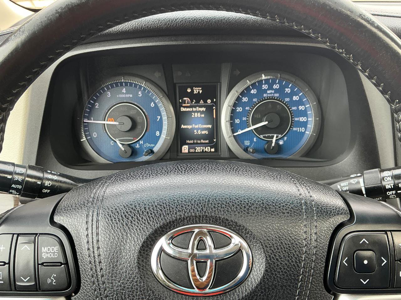Used 2015 Toyota Sienna XLE FWD image 25