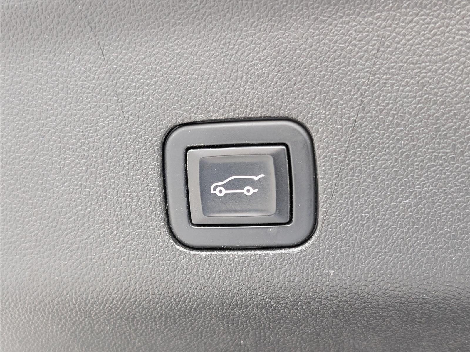 Used 2023 Chevrolet Tahoe High Country AWD/4WD image 16