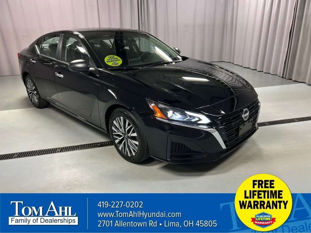 Used 2025 Nissan Altima 2.5 SV FWD image 1