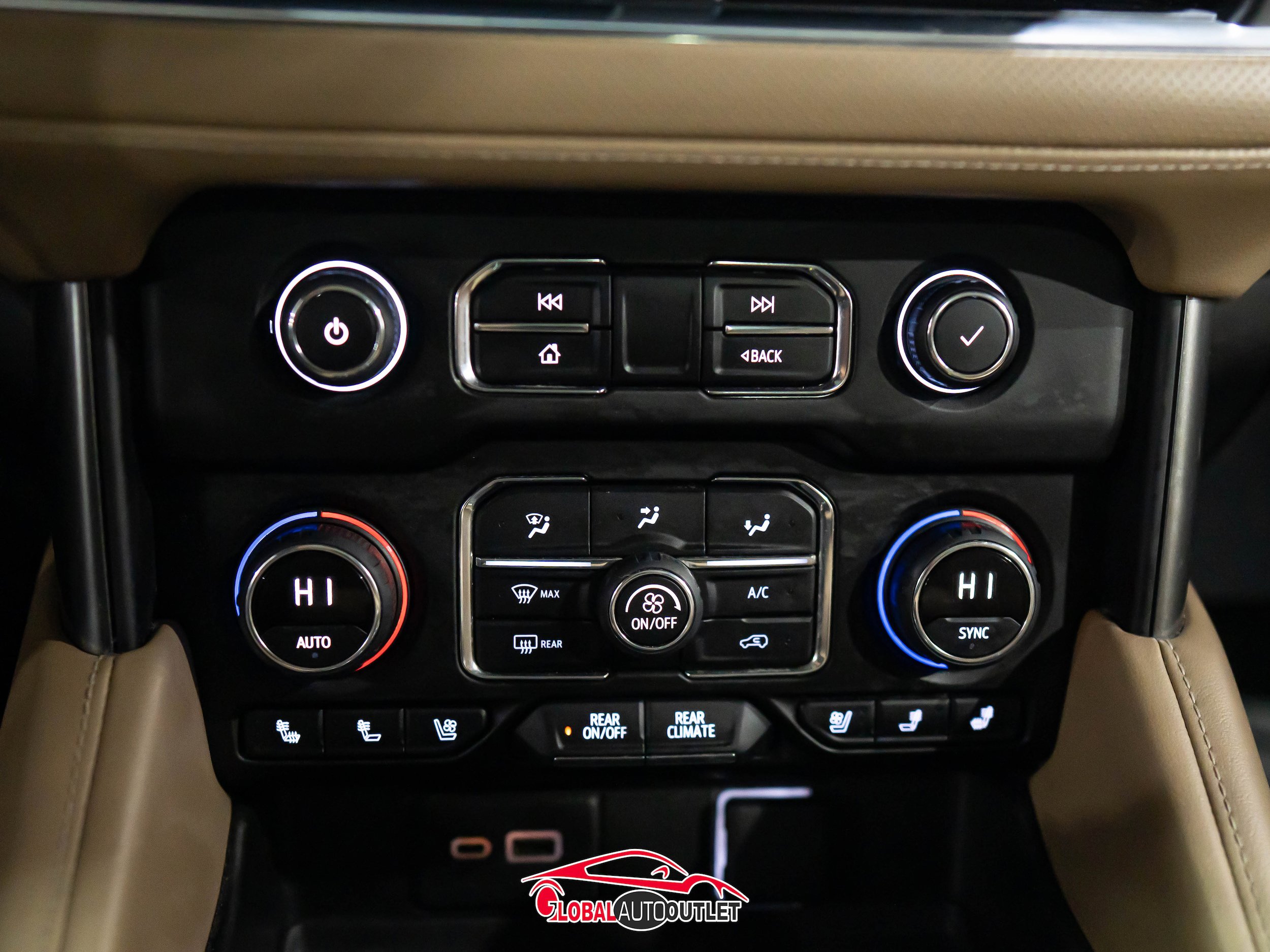Used 2021 Chevrolet Suburban Premier w/ Premium Package AWD/4WD image 32