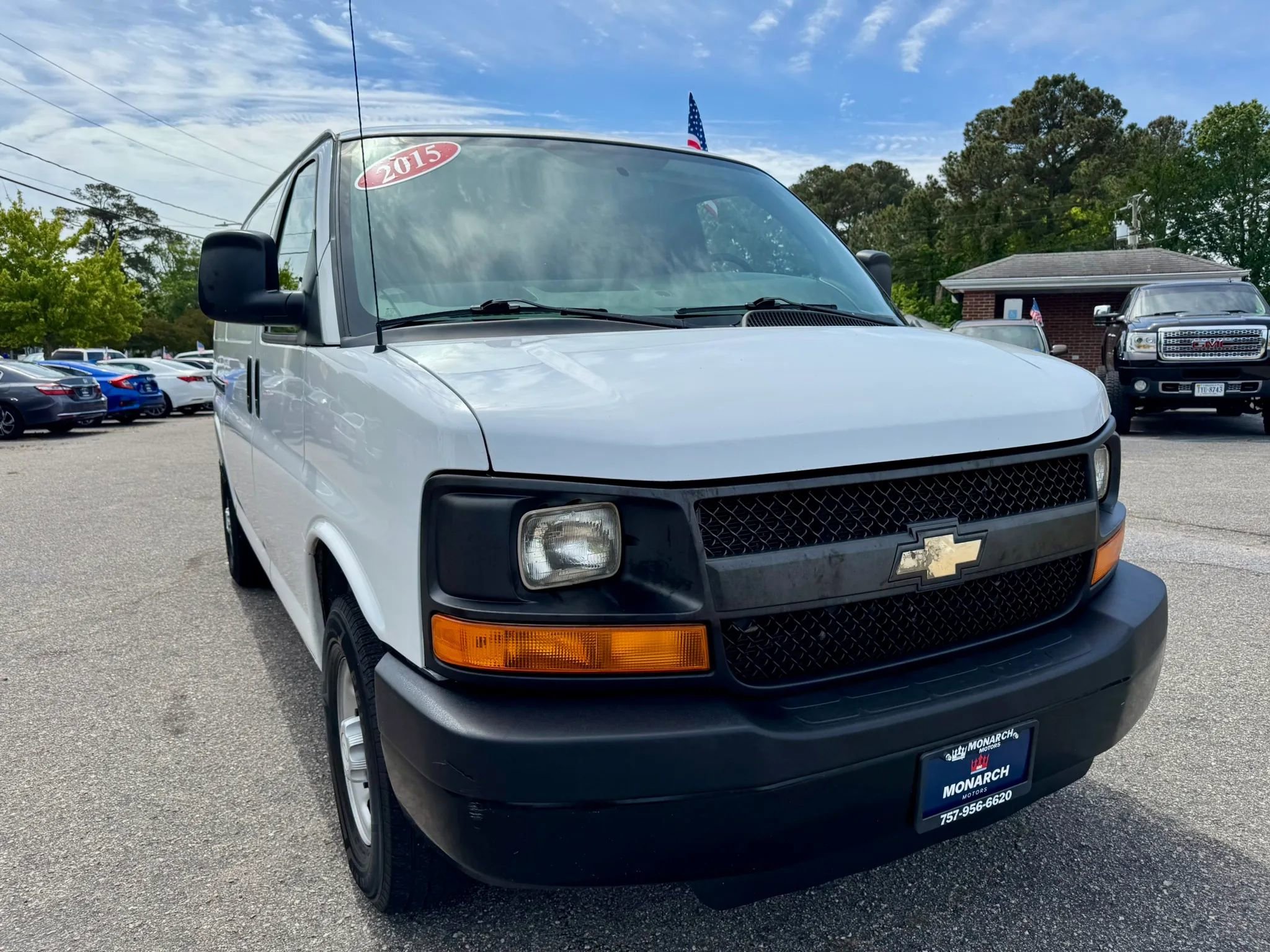 Used 2015 Chevrolet Express 2500 RWD image 7