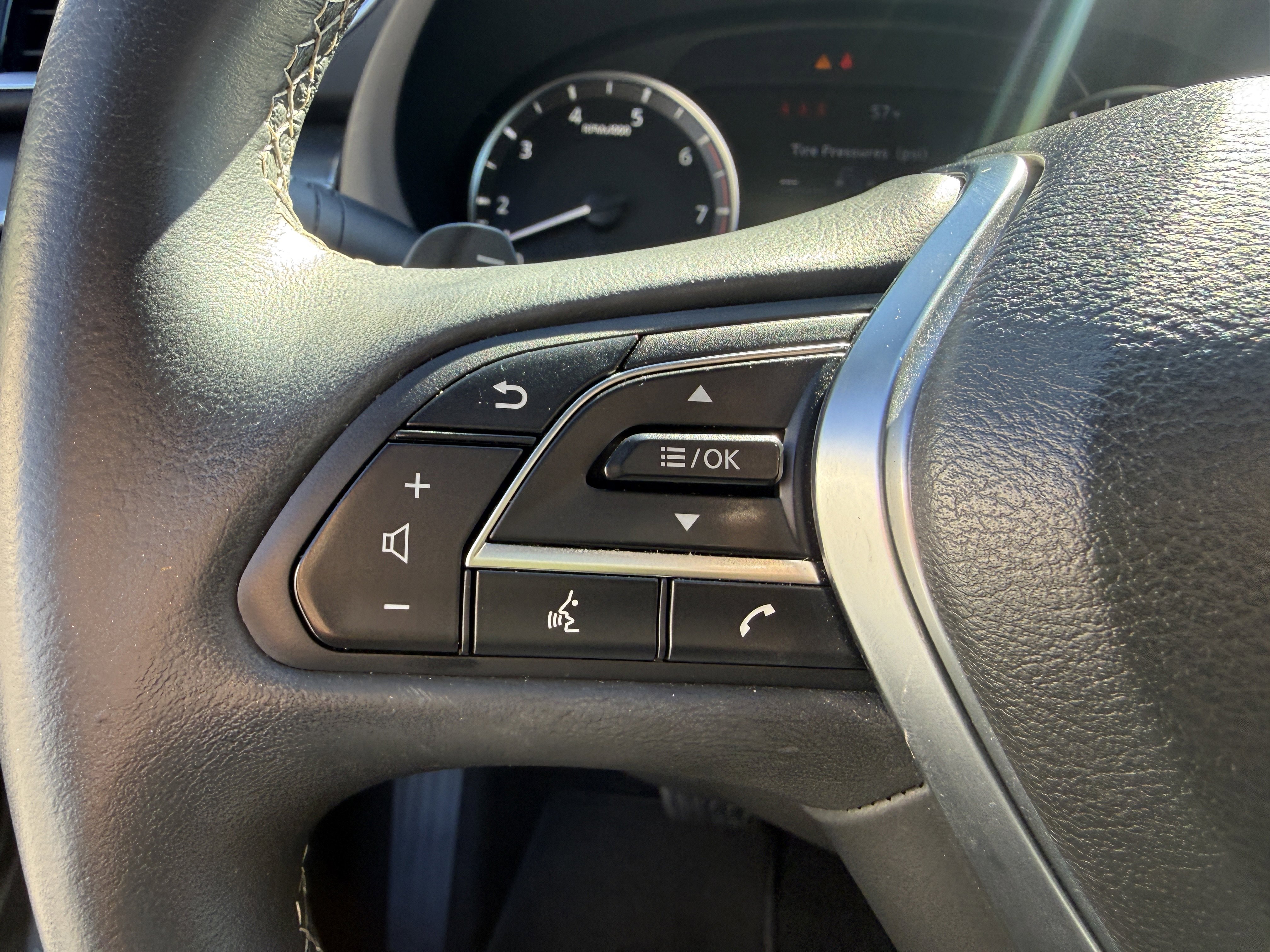 Certified 2023 INFINITI QX55 Luxe w/ Cargo Package image 19