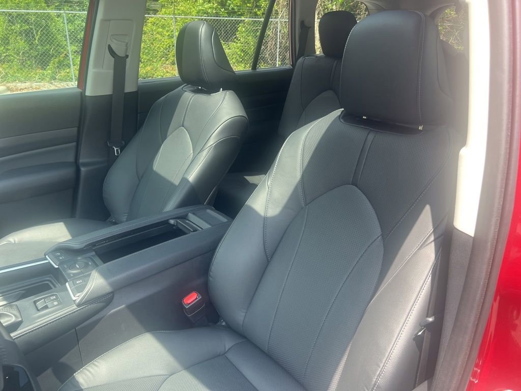 Used 2024 Toyota Grand Highlander AWD Hybrid image 10