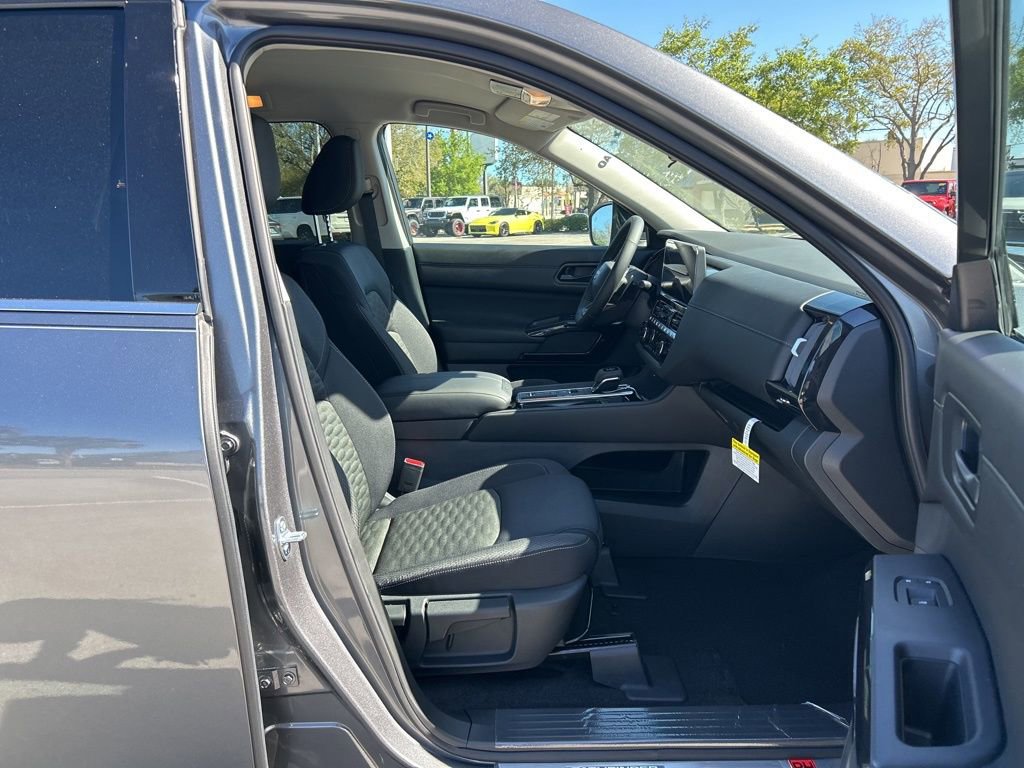 New 2026 Nissan Pathfinder SV image 40