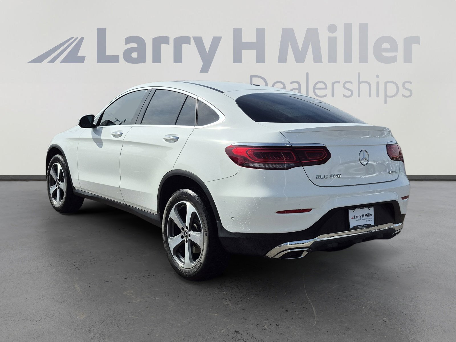 Used 2023 Mercedes-Benz GLC 300 4MATIC Coupe image 3