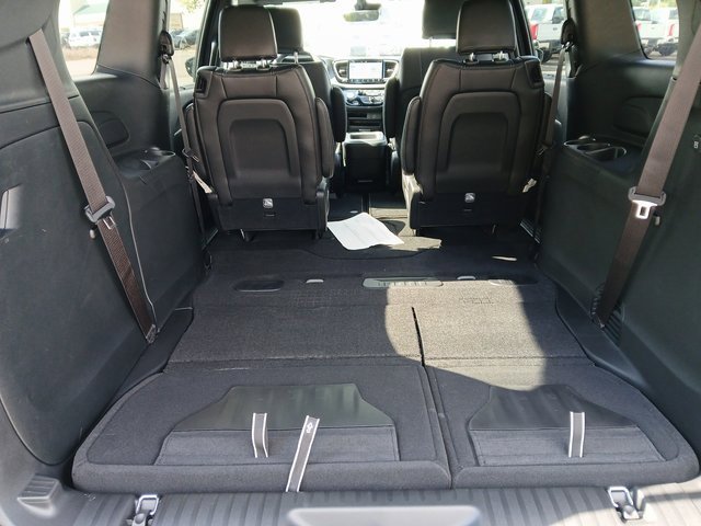 New 2026 Chrysler Voyager LX image 32