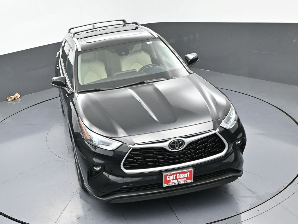 Certified 2021 Toyota Highlander XLE image 39