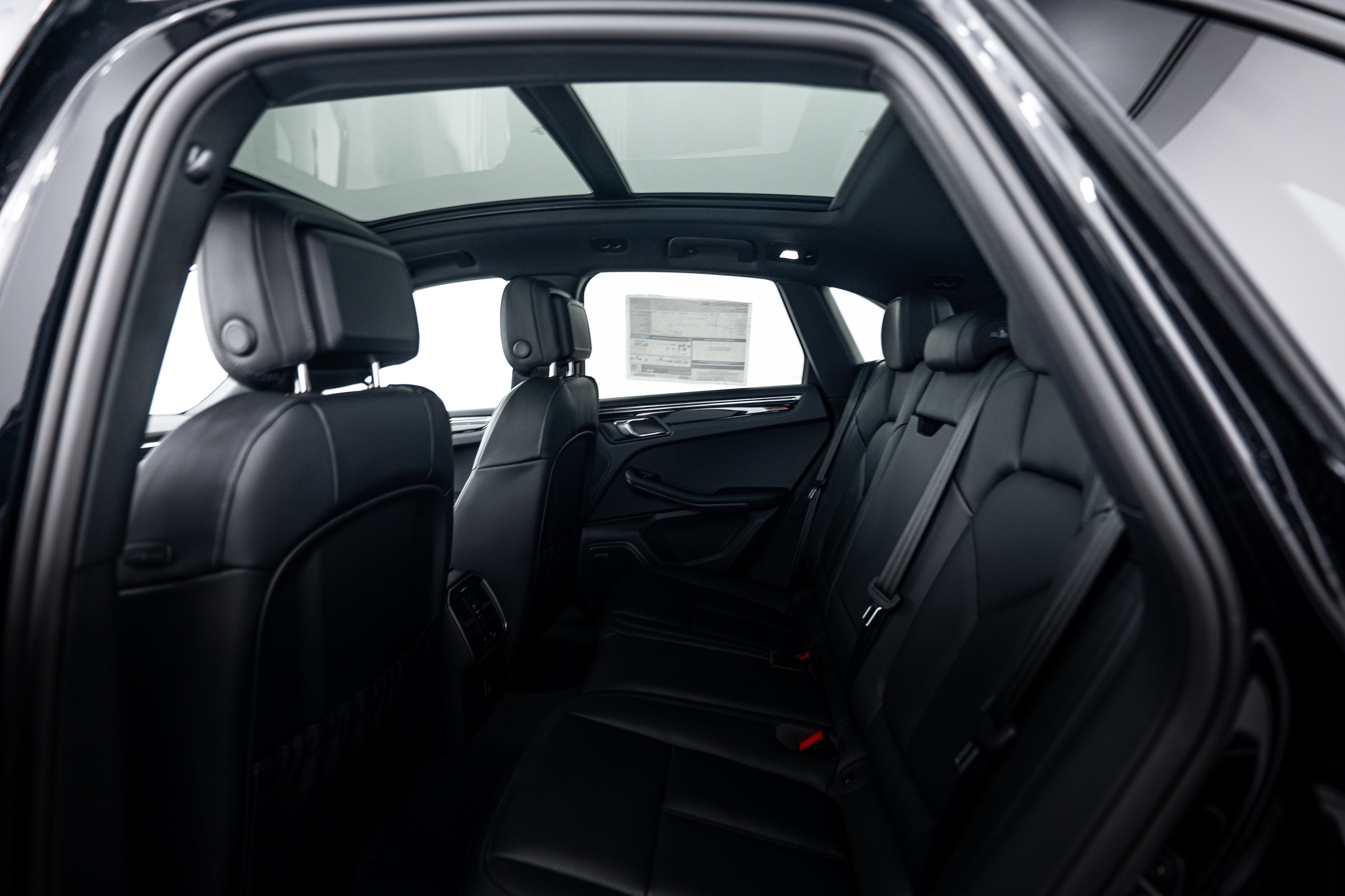 Certified 2026 Porsche Macan AWD/4WD image 22