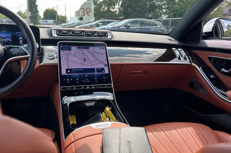 Certified 2023 Mercedes-Benz S 500 4MATIC image 9