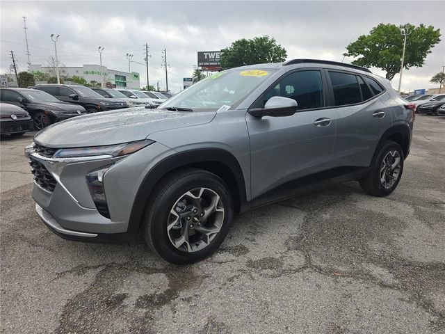 Used 2024 Chevrolet Trax LT w/ Driver Confidence Package image 6