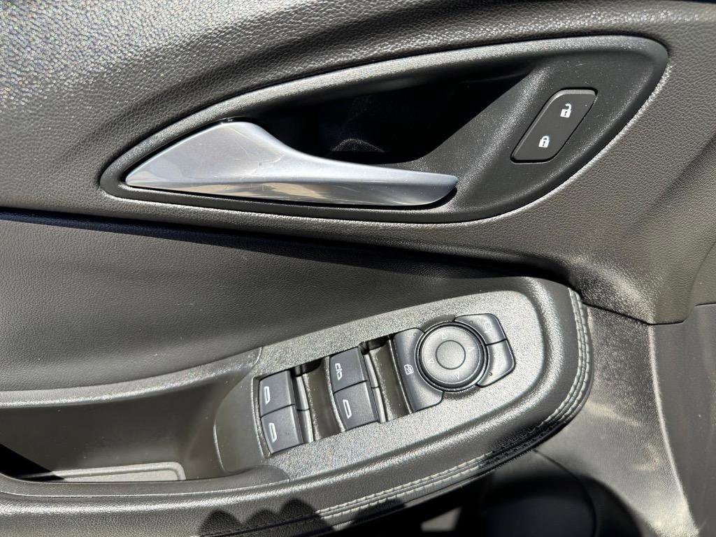 Used 2021 Buick Encore GX Preferred w/ Sport Touring Package image 11