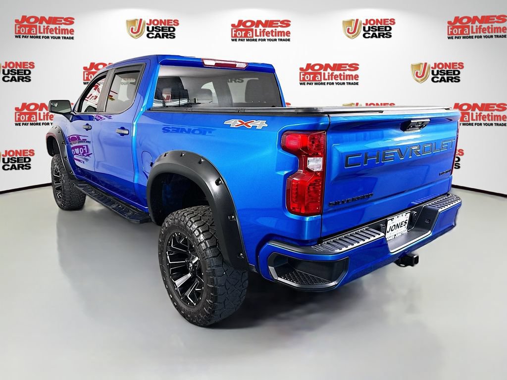 Used 2022 Chevrolet Silverado 1500 Custom w/ LPO, Dark Essentials Package AWD/4WD image 2