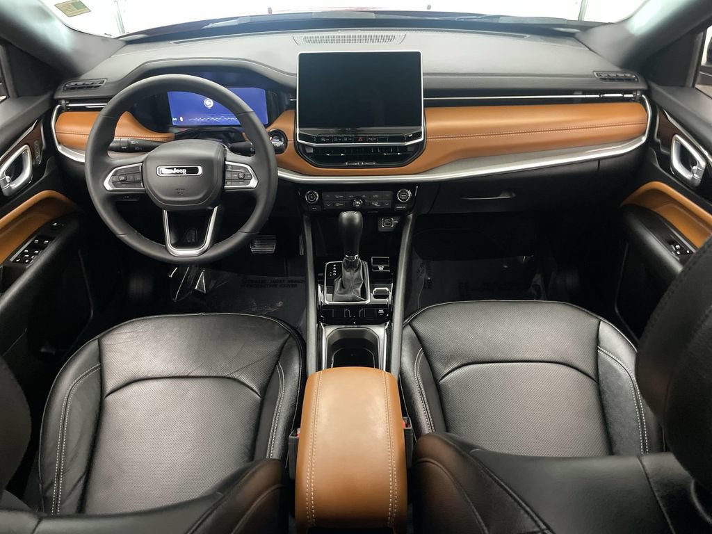 Used 2025 Jeep Compass Limited w/ Elite Group AWD/4WD image 15