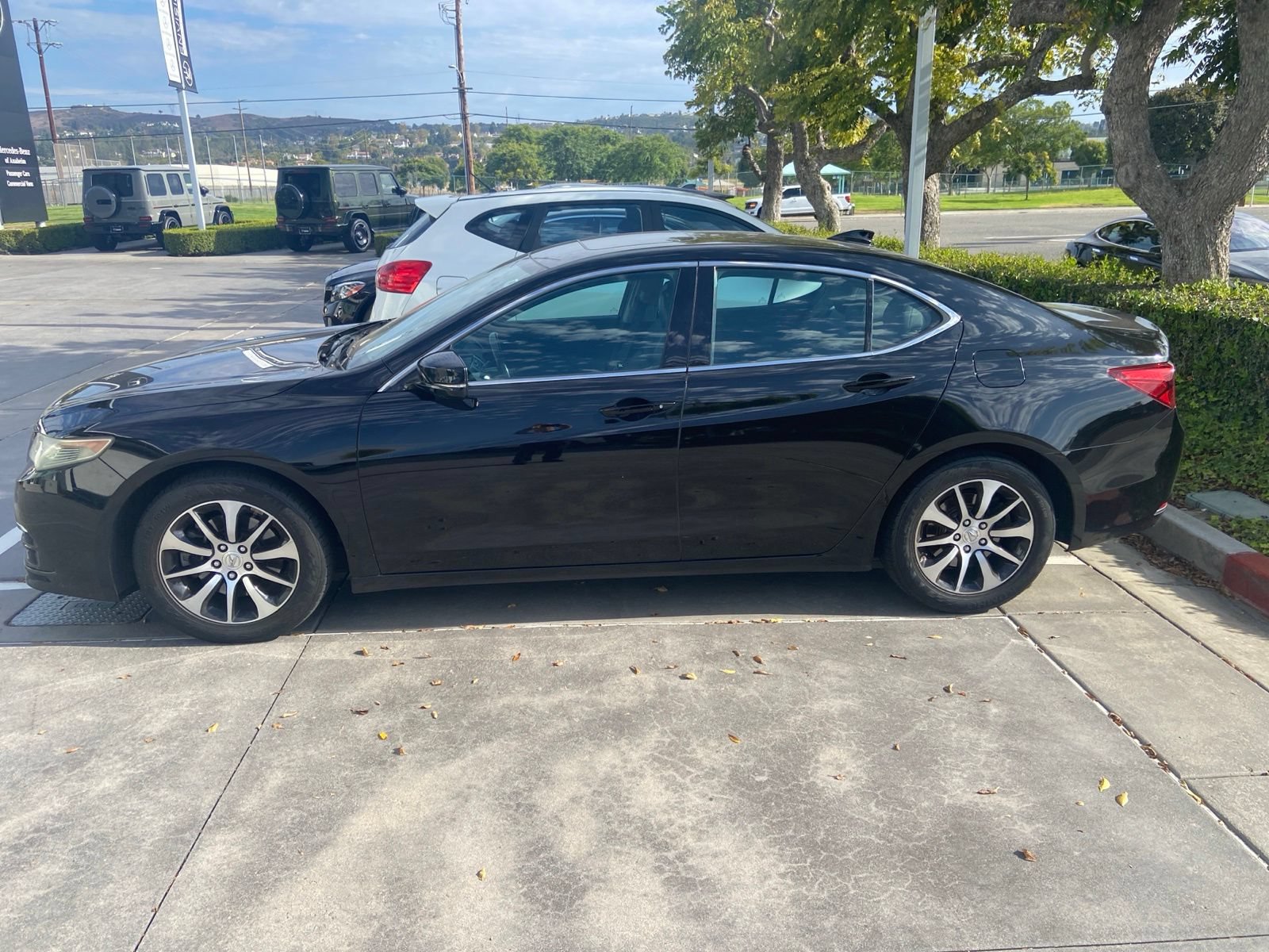 Used 2017 Acura TLX FWD image 4