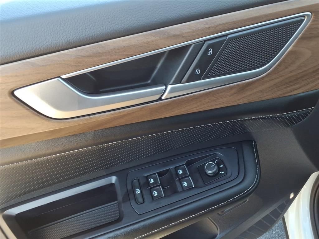 Used 2024 Volkswagen Atlas SE image 16