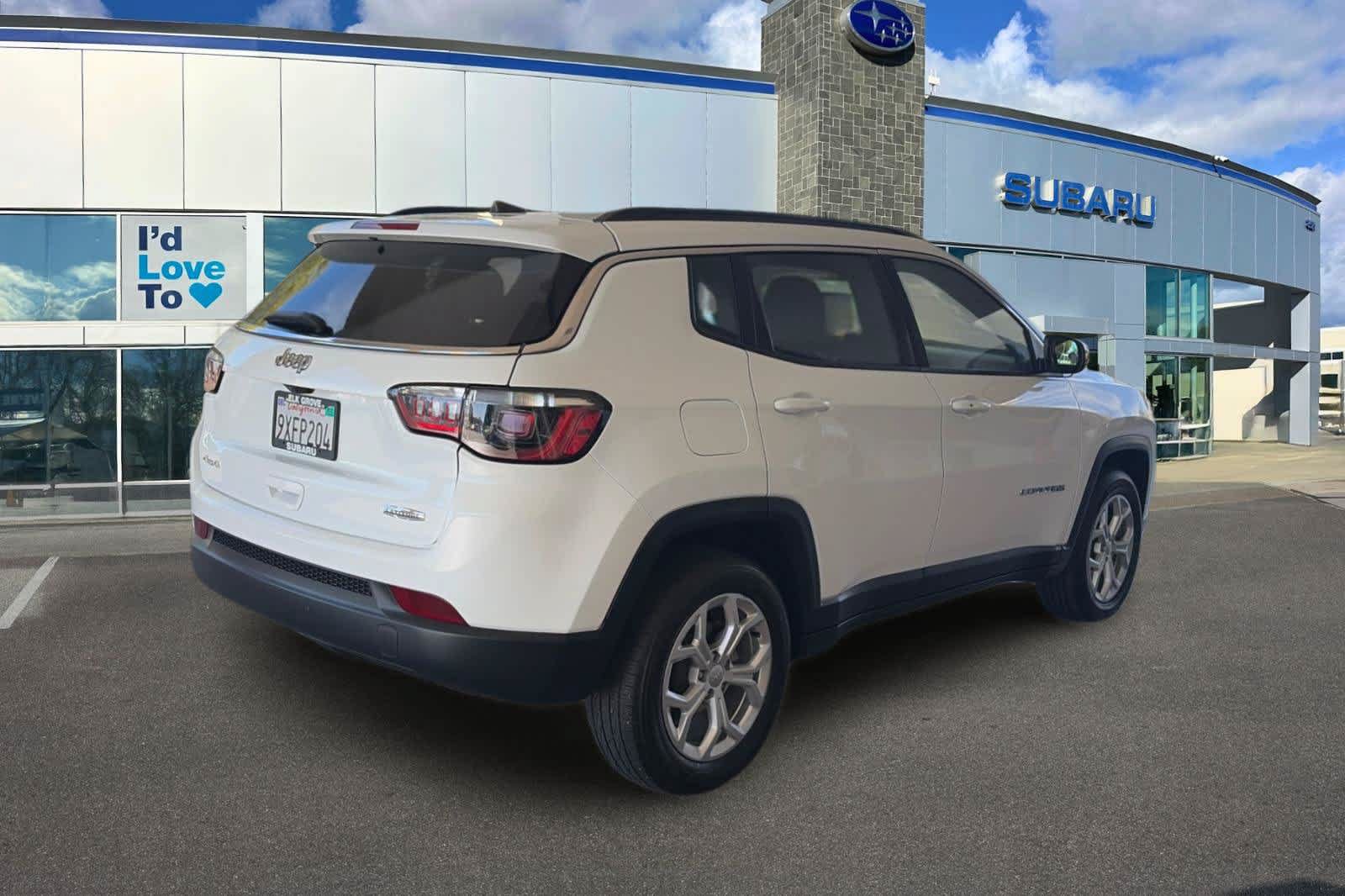 Used 2024 Jeep Compass Latitude AWD/4WD image 1