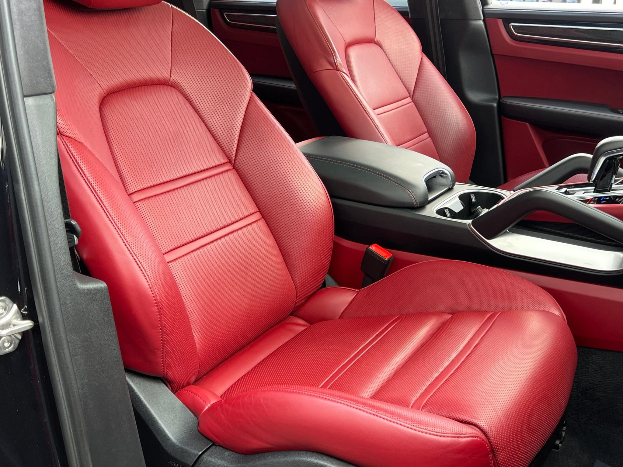 Used 2021 Porsche Cayenne Turbo AWD/4WD image 15