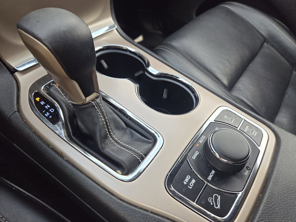 Used 2017 Jeep Grand Cherokee Overland AWD/4WD image 22