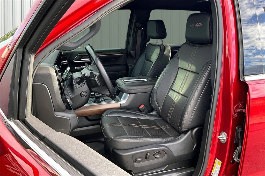 Used 2022 Chevrolet Silverado 1500 High Country w/ High Country Premium Package image 15