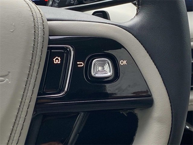 Used 2025 Lincoln Aviator 2WD image 21