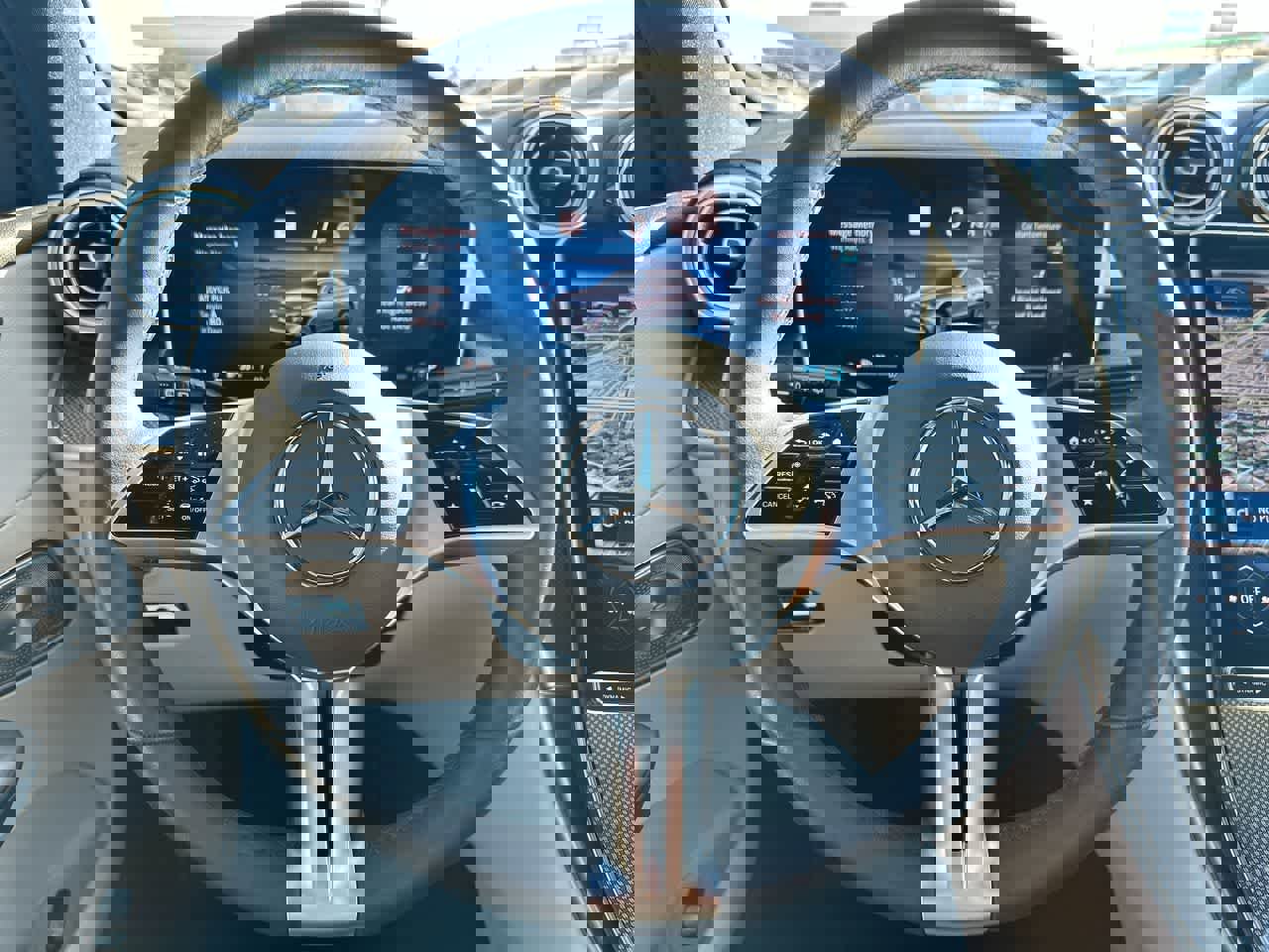 Used 2025 Mercedes-Benz GLC 300 4MATIC image 28