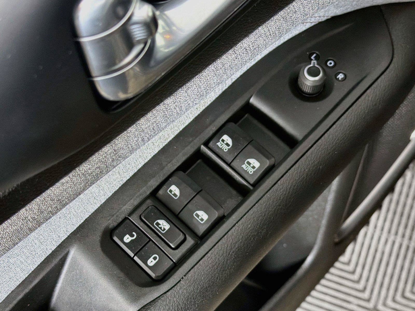 Used 2023 Jeep Compass Latitude w/ Sun and Sound Group AWD/4WD image 23