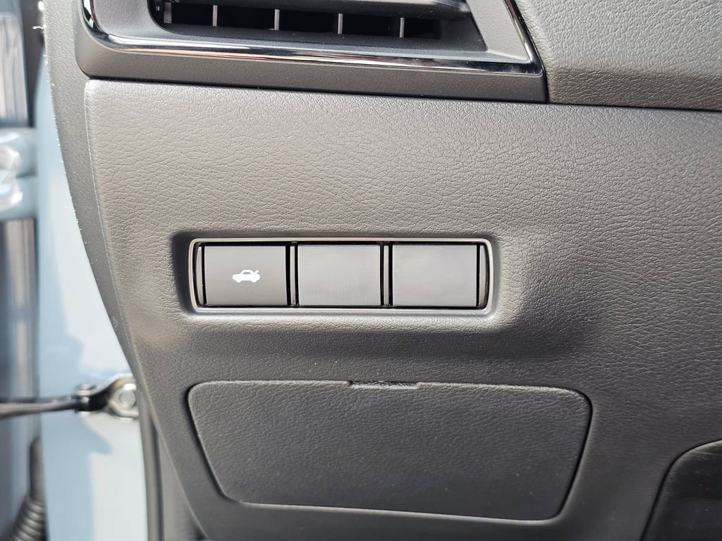 New 2026 Nissan Sentra SV w/ Floor Mat Package FWD image 30