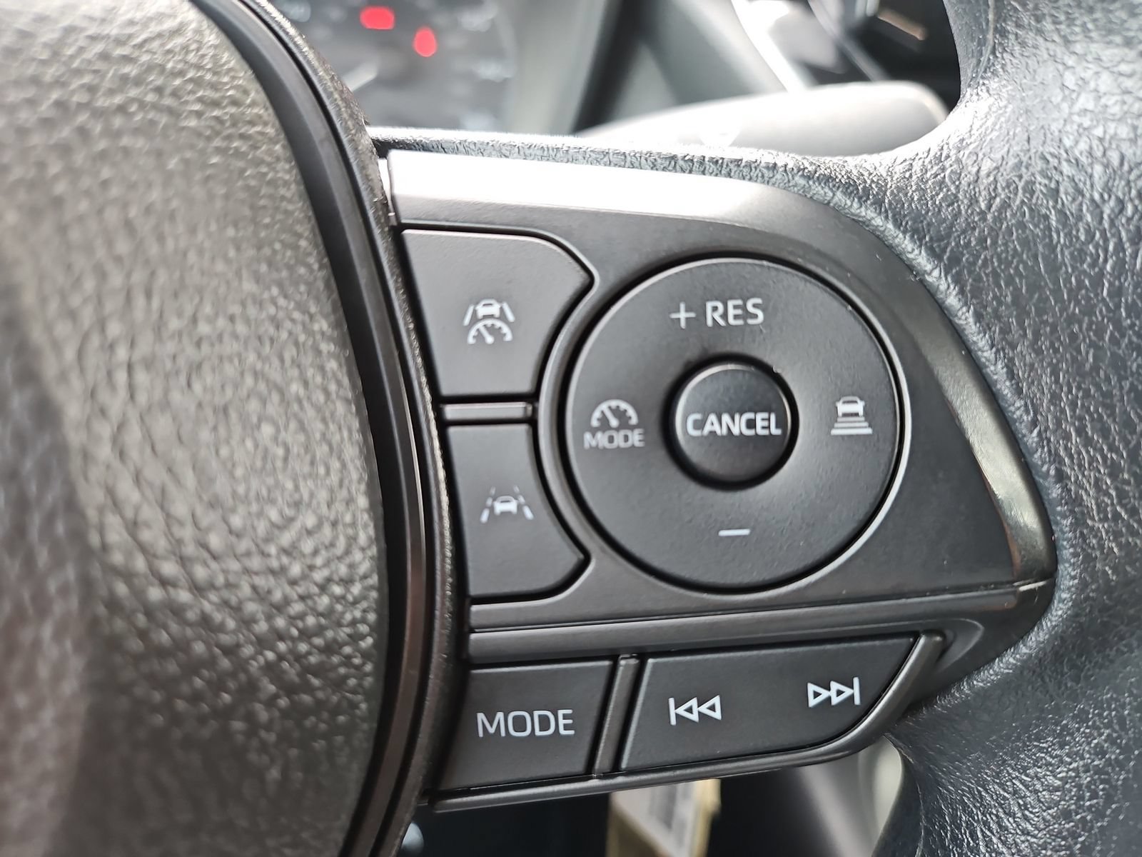 Used 2025 Toyota Corolla LE FWD image 29