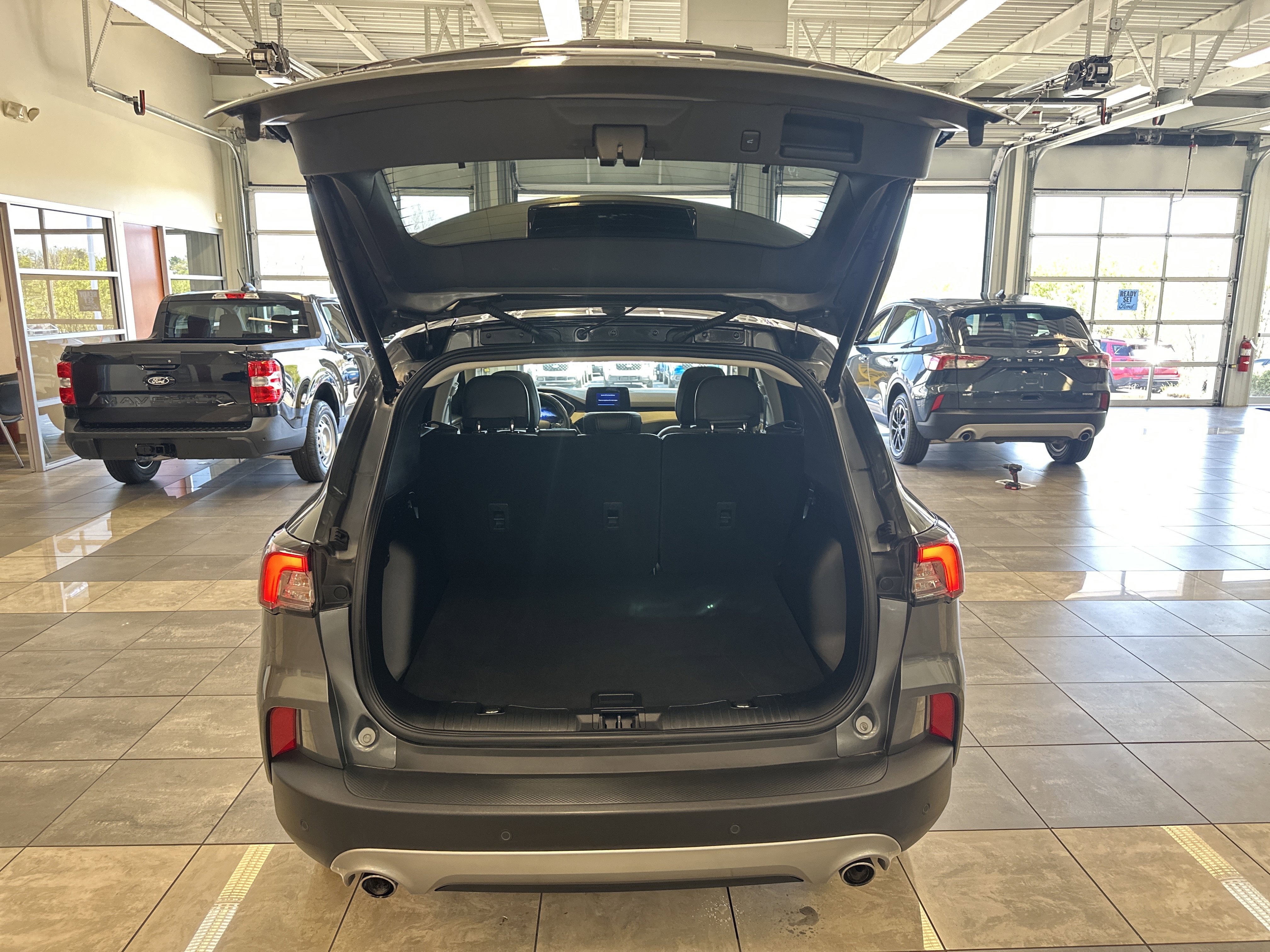 Used 2022 Ford Escape Titanium w/ Titanium Elite Package image 29