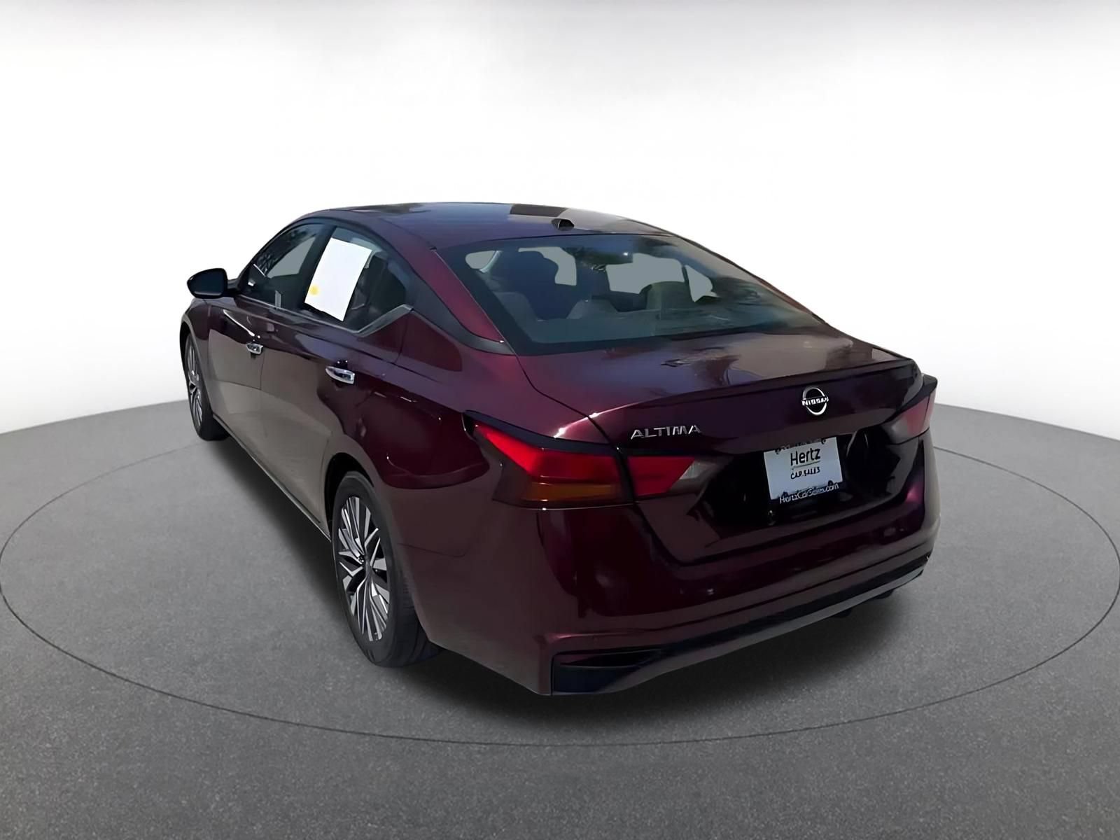 Used 2025 Nissan Altima 2.5 SV FWD image 10