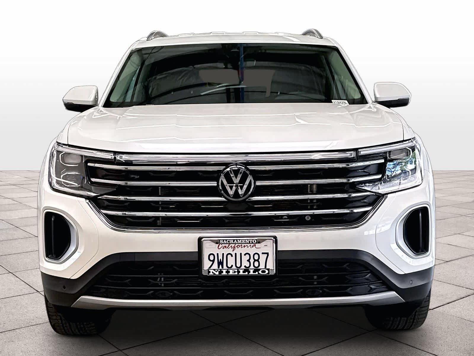 Certified 2026 Volkswagen Atlas SE w/ Black Wheel Package AWD/4WD image 2