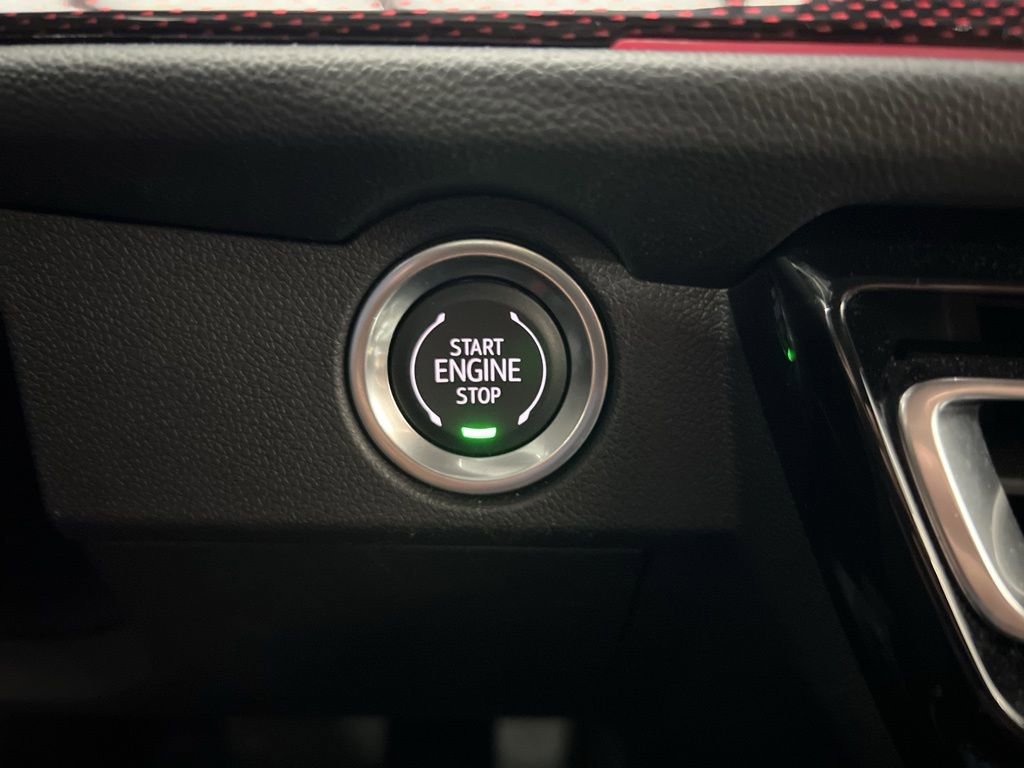 Used 2024 Chevrolet Traverse RS image 14