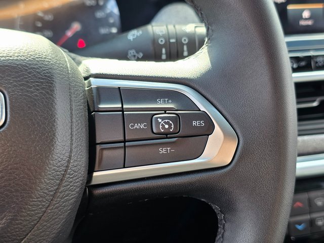 Used 2024 Jeep Compass Latitude image 26