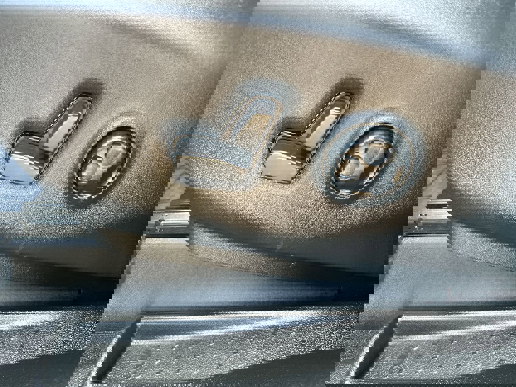 Used 2025 Chrysler Pacifica Limited image 12