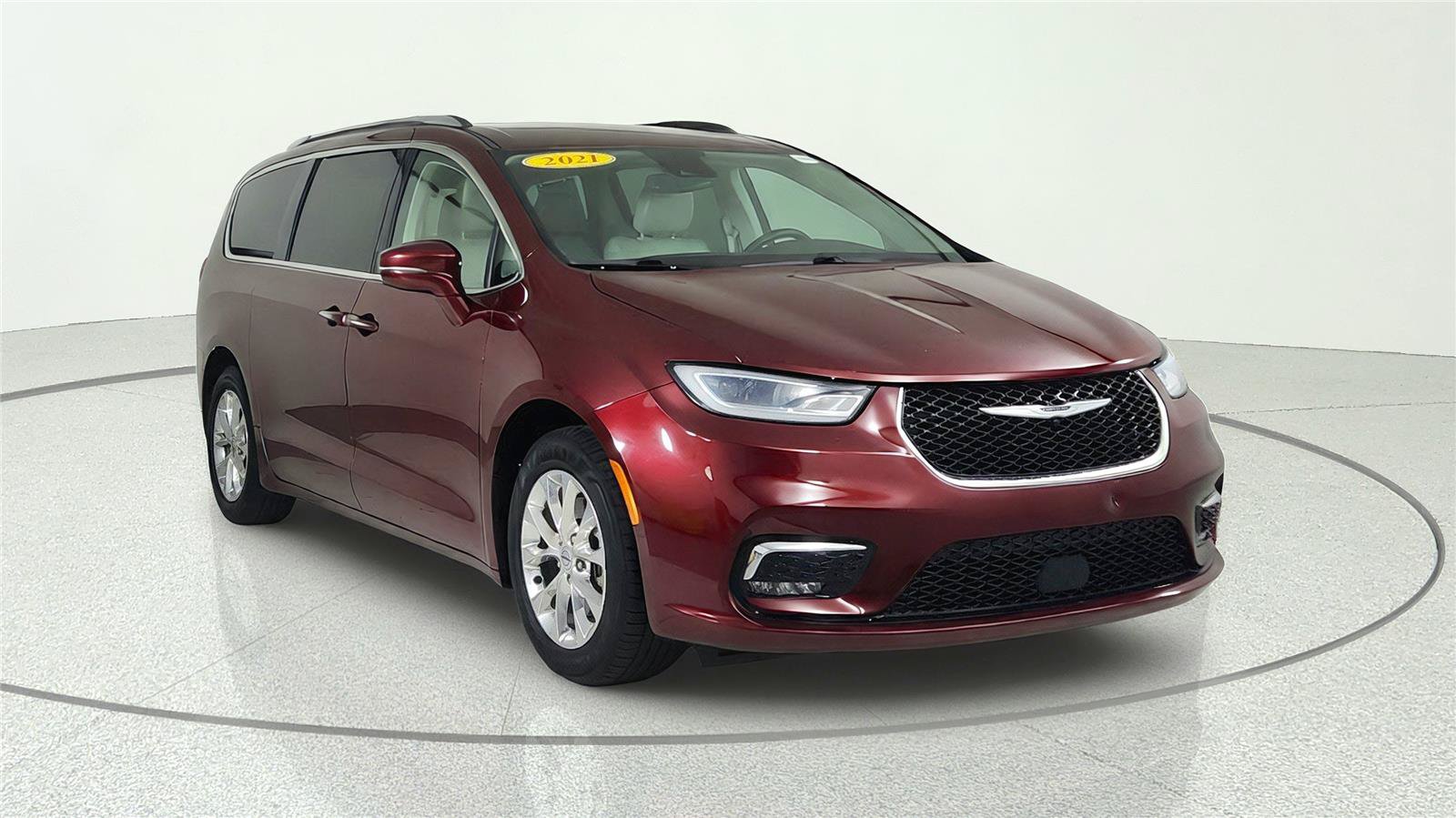 Used 2021 Chrysler Pacifica Touring-L w/ Uconnect Theater Family Group