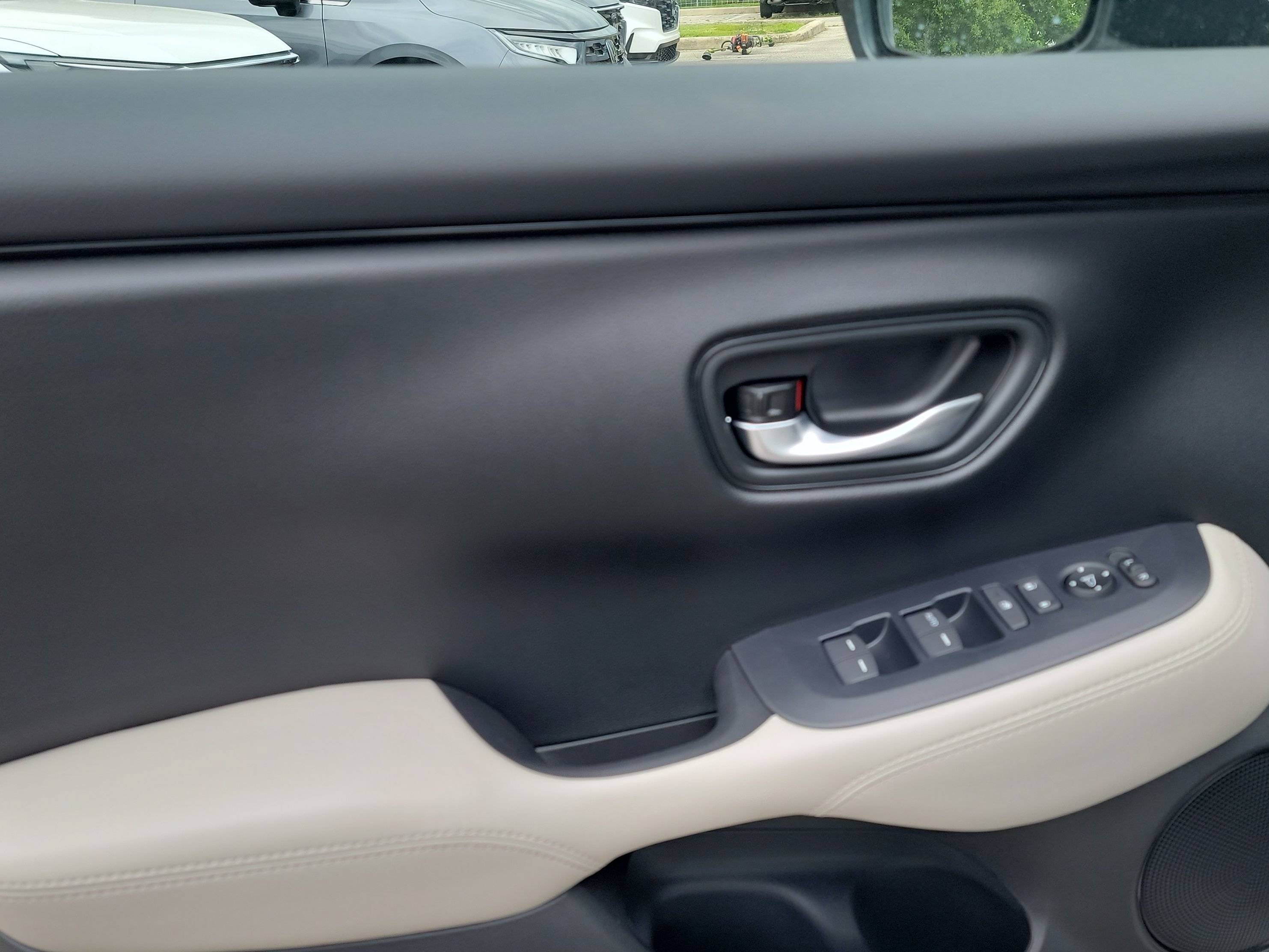 New 2027 Honda HR-V LX image 6